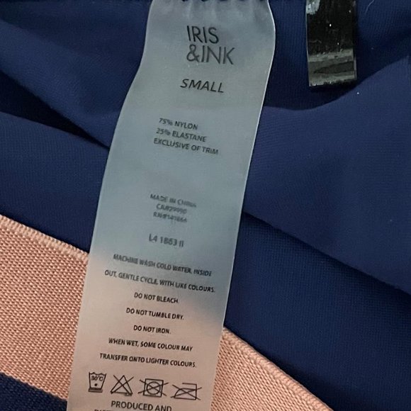 Iris & Ink Small Navy Layered Scuba Shorts Excellent Used Condition - Picture 6 of 9